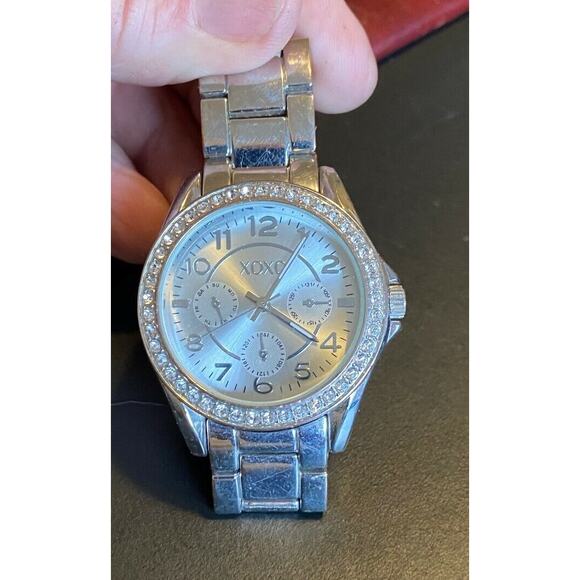 VTG Women's Two Tone XOXO Bracelet Watch, Hinged Band, MOP Face - Picture 2 of 3